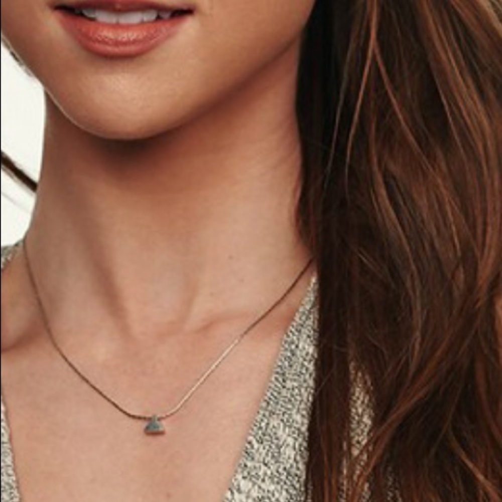 Silver triangle pendant choker - Picture 2 of 5